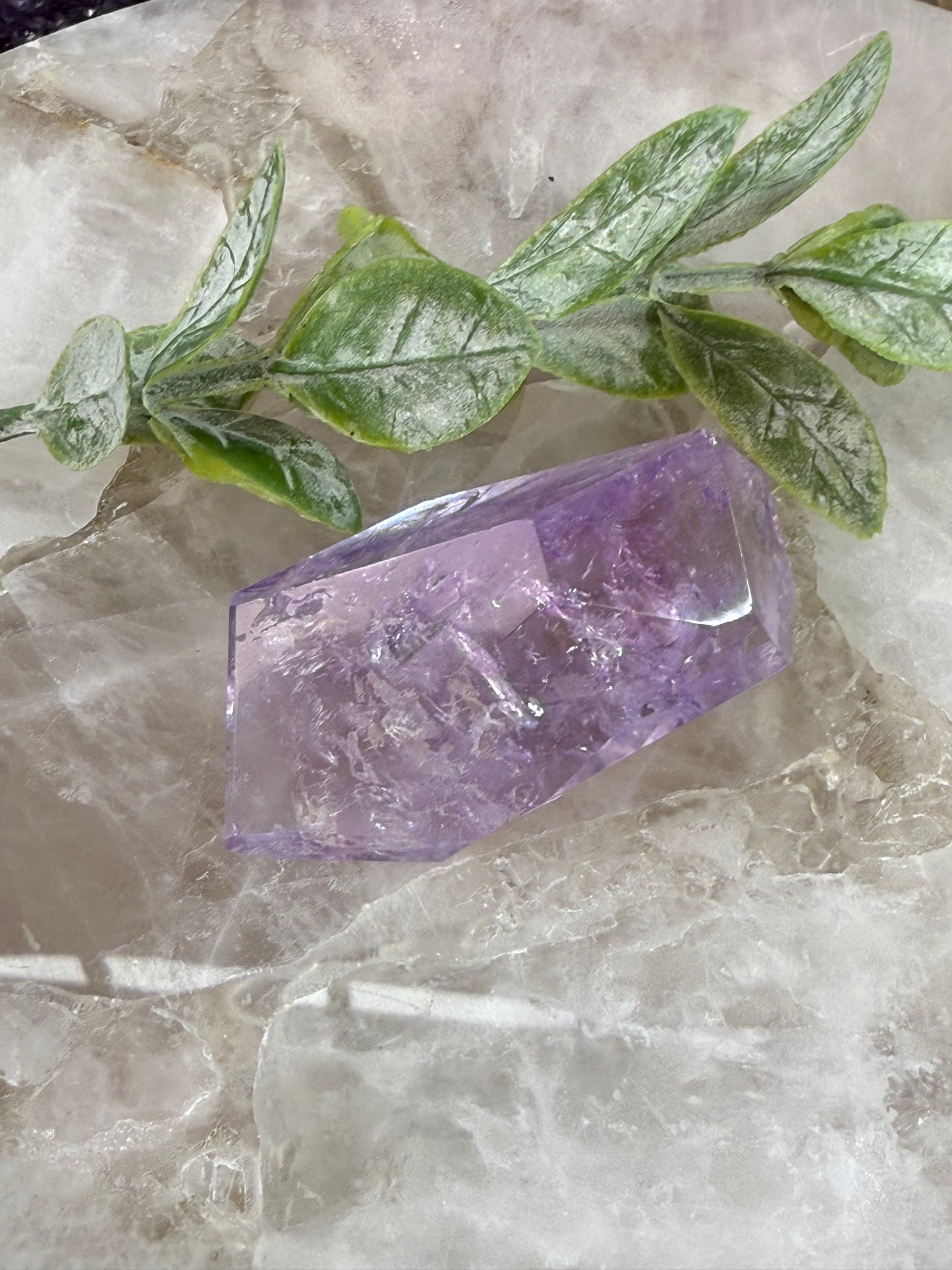 rose de France amethyst 28n