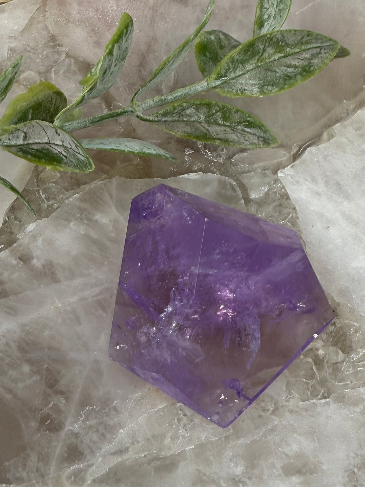 rose de France amethyst 28c