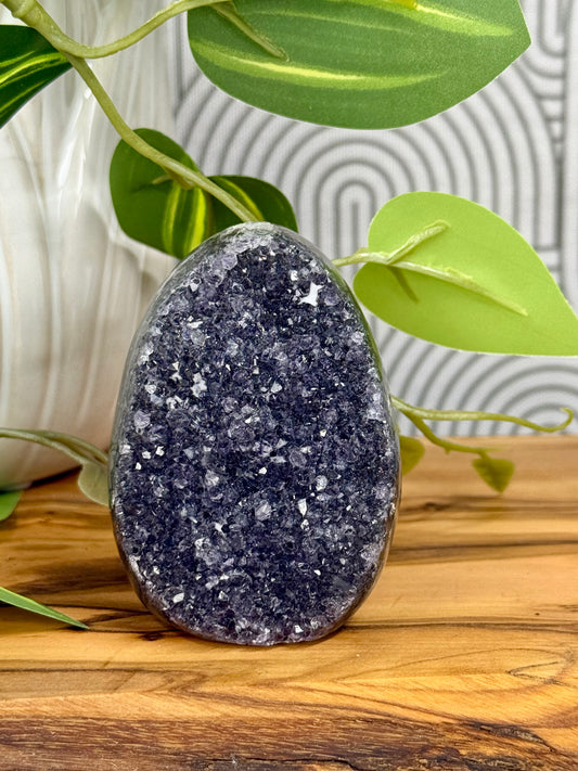 druzy agate cutbase with amethyst 17