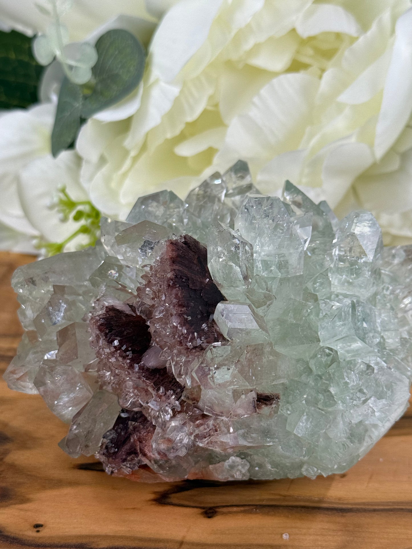 green diamond apophyllite with red huelandite flower formation