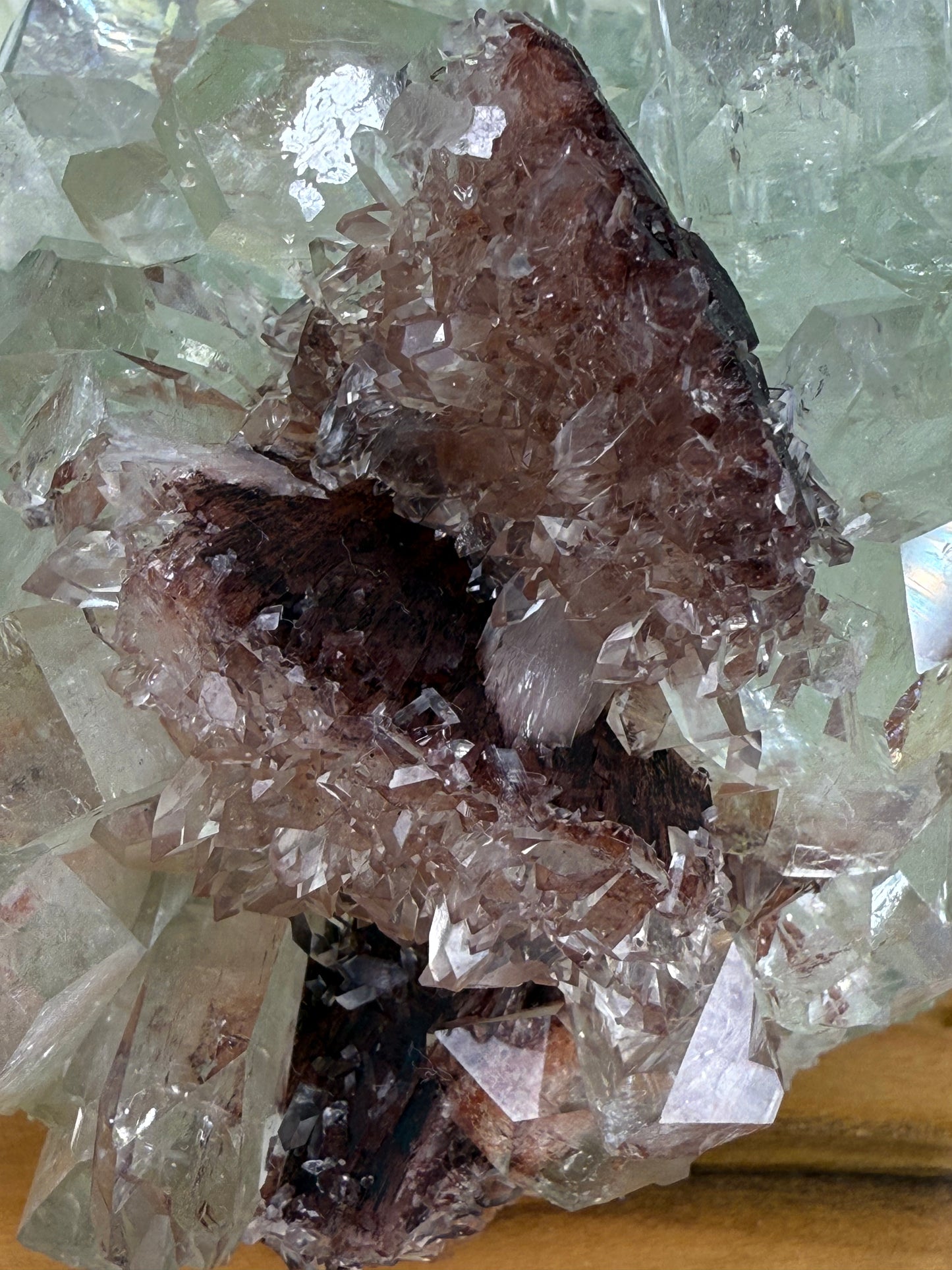 green diamond apophyllite with red huelandite flower formation