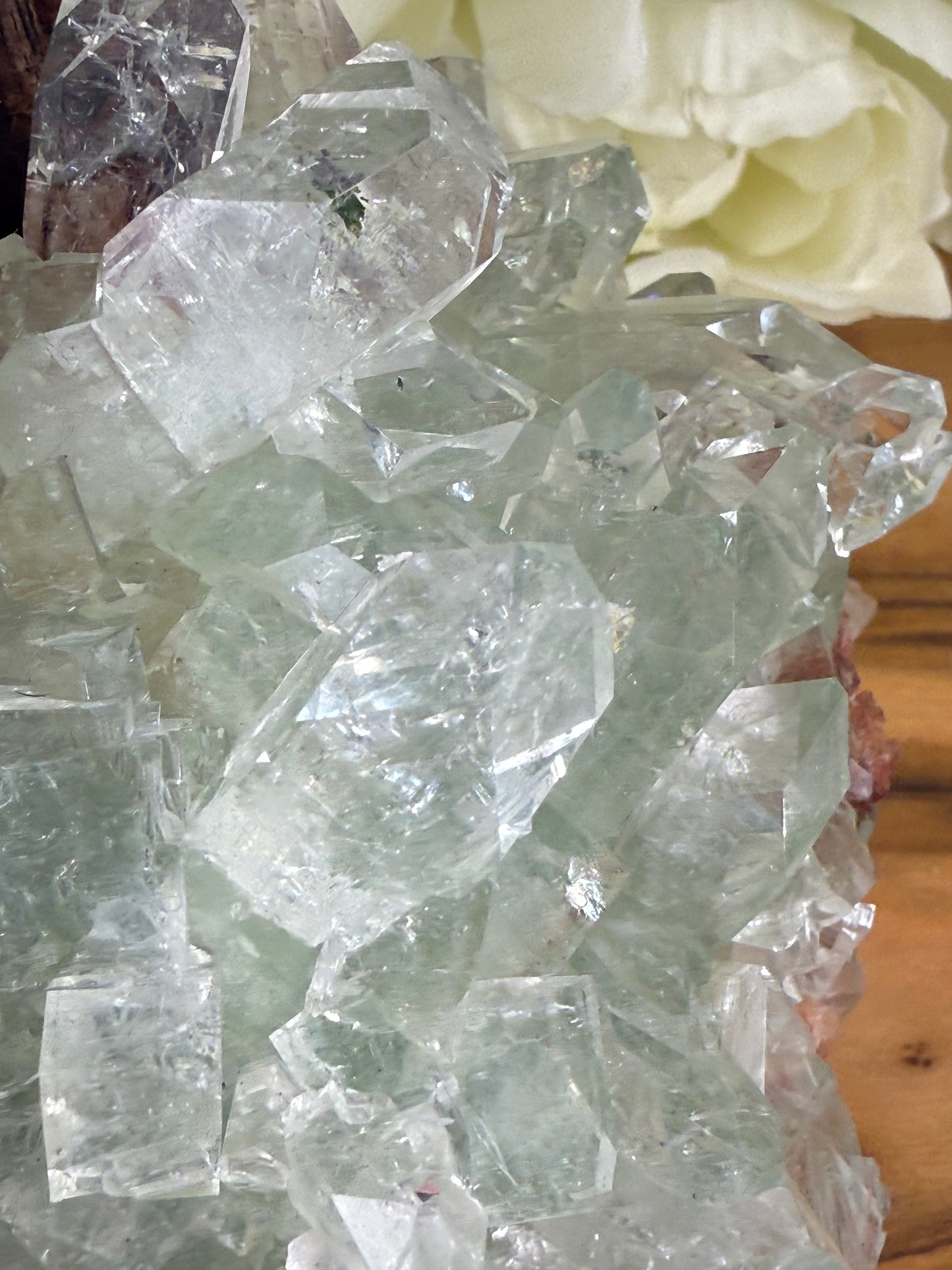 green diamond apophyllite with red huelandite flower formation