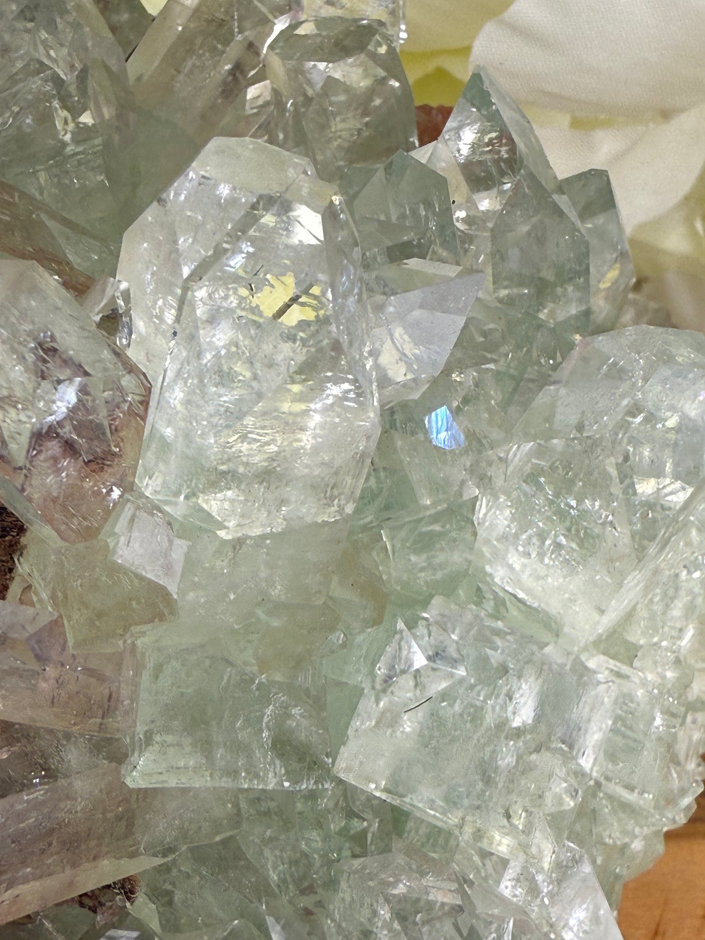 green diamond apophyllite with red huelandite flower formation