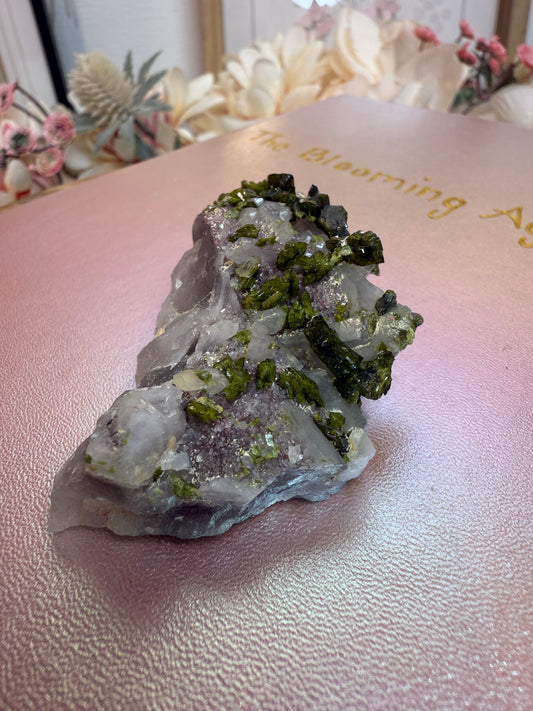 epidote on quartz with super 7