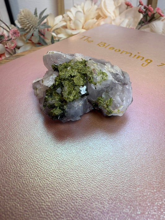 epidote on quartz with super 7