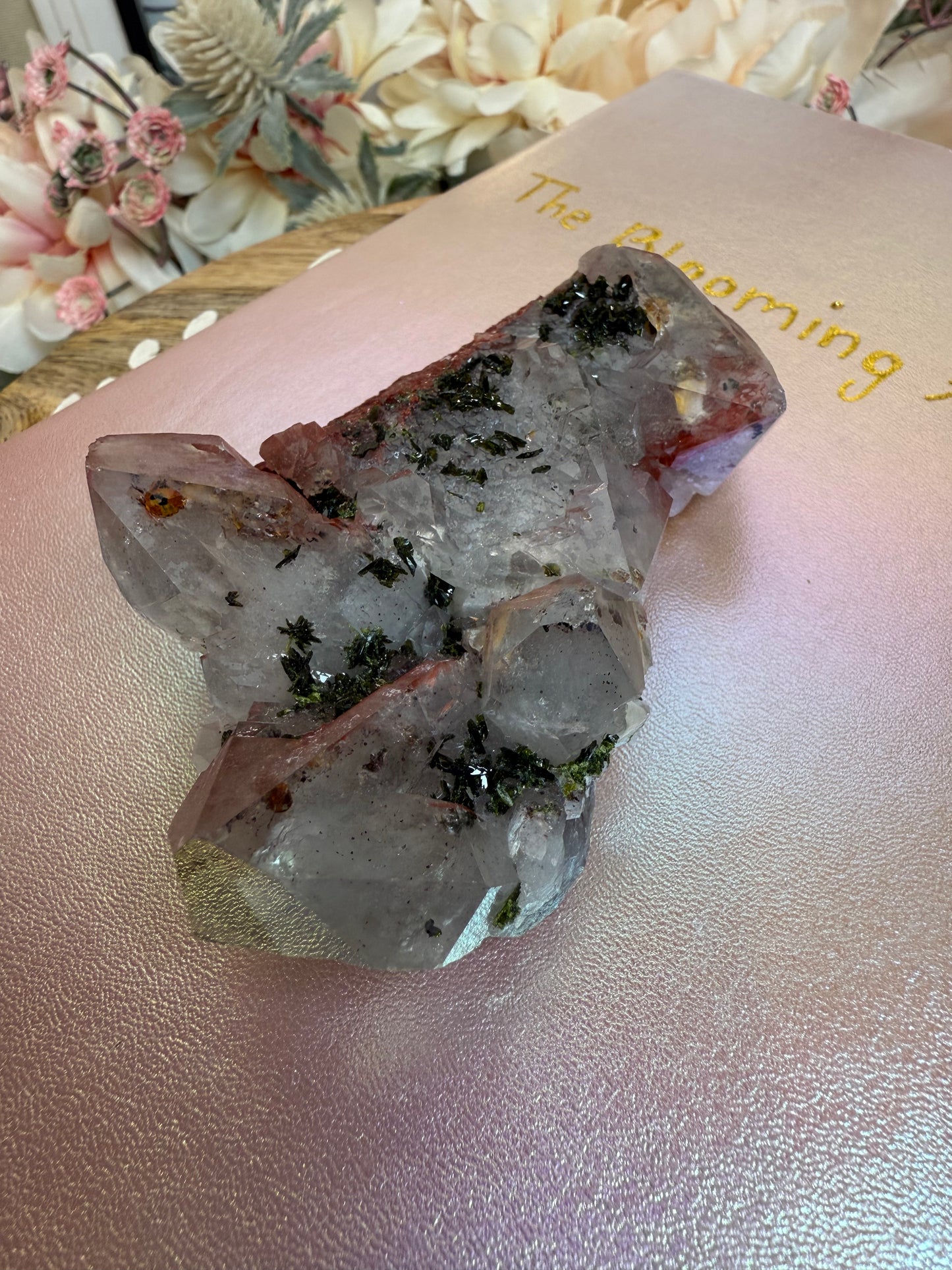 epidote on quartz & red hematite